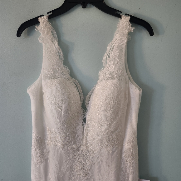 Lulu's Eternally Adored White Lace Embroidered mermaid maxi Wedding Dress size - Picture 3 of 12